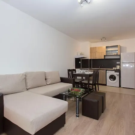 Aparthotel Modern And Bright Near Center - Free Parking 4*