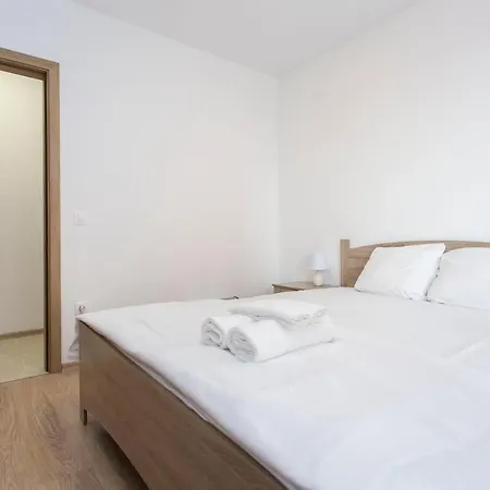 Modern And Bright Near Center - Free Parking Aparthotel Sofie
