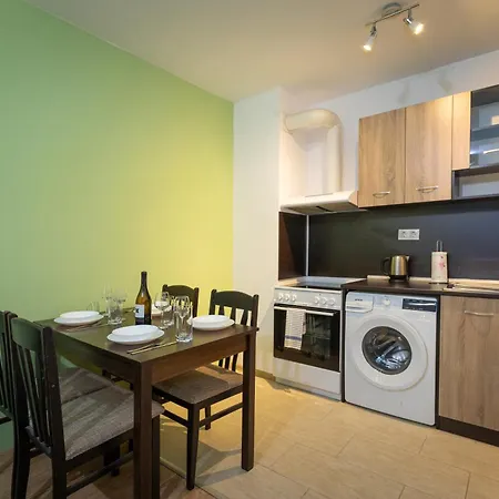 Modern And Bright Near Center - Free Parking София