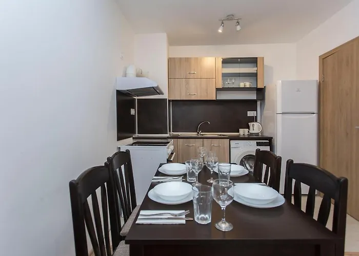 Apartahotel Modern And Bright Near Center - Free Parking 4*