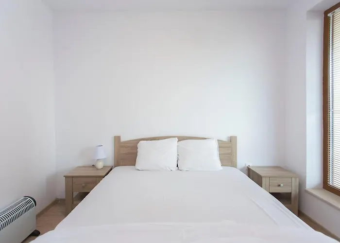 Apartahotel Modern And Bright Near Center - Free Parking 4*