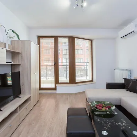 Апарт-отель Modern And Bright Near Center - Free Parking София