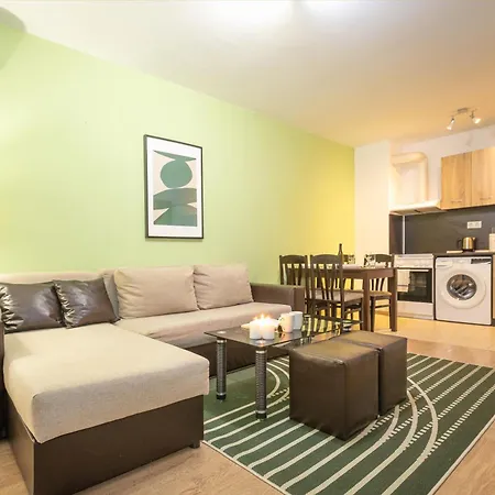 Modern And Bright Near Center - Free Parking София