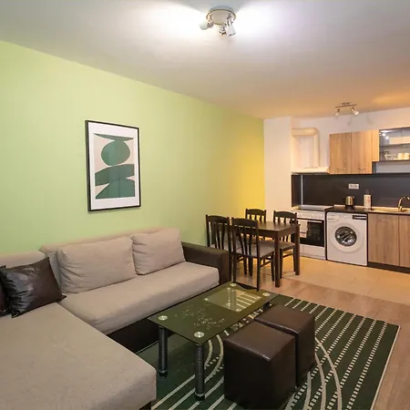 Апарт-отель Modern And Bright Near Center - Free Parking