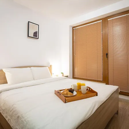 Modern And Bright Near Center - Free Parking 4* София