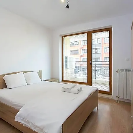 아파트호텔 Modern And Bright Near Center - Free Parking