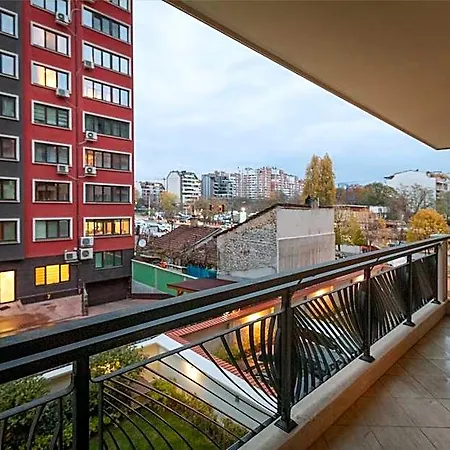 Modern And Bright Near Center - Free Parking 아파트호텔