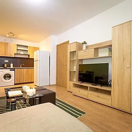 아파트호텔 Modern And Bright Near Center - Free Parking