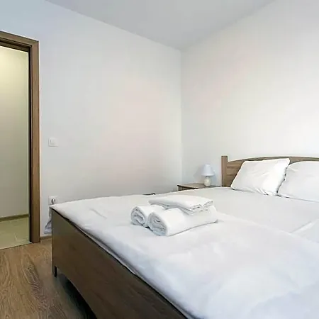 Modern And Bright Near Center - Free Parking 4* 소피아