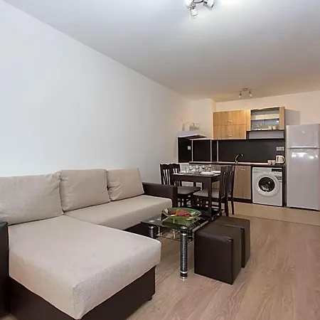 Modern And Bright Near Center - Free Parking 소피아