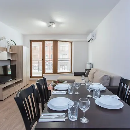 Modern And Bright Near Center - Free Parking Апартхотел София