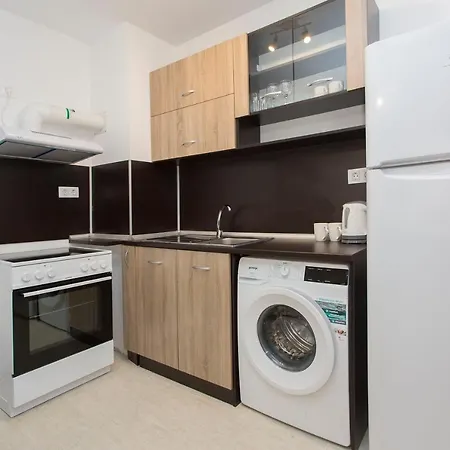 Modern And Bright Near Center - Free Parking Апартхотел София