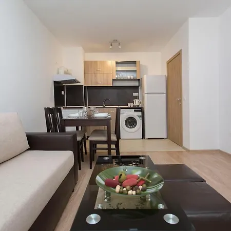 Ξενοδοχείο με διαμερίσματα Modern And Bright Near Center - Free Parking