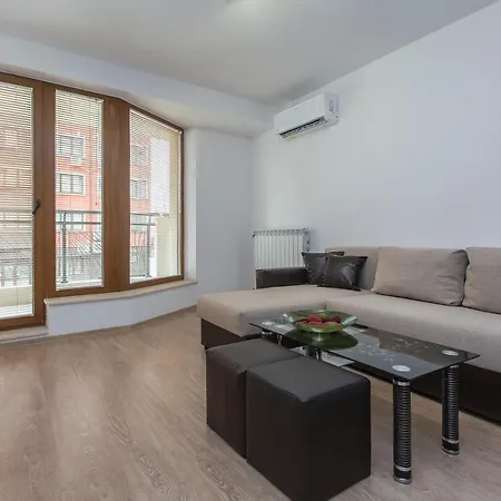 Modern And Bright Near Center - Free Parking * София