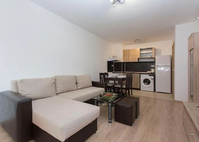 Aparthotel Modern And Bright Near Center - Free Parking 4*