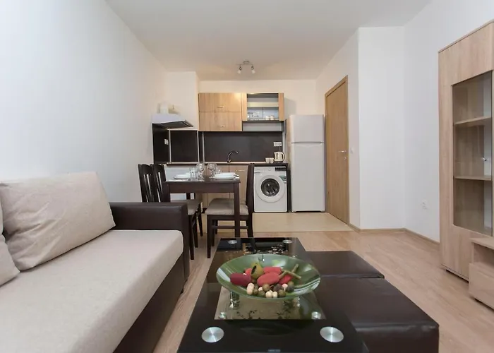 Aparthotel Modern And Bright Near Center - Free Parking