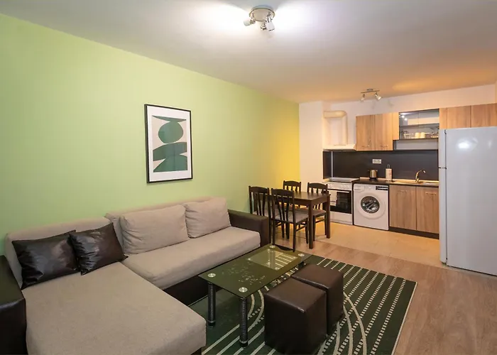 Aparthotel Modern And Bright Near Center - Free Parking