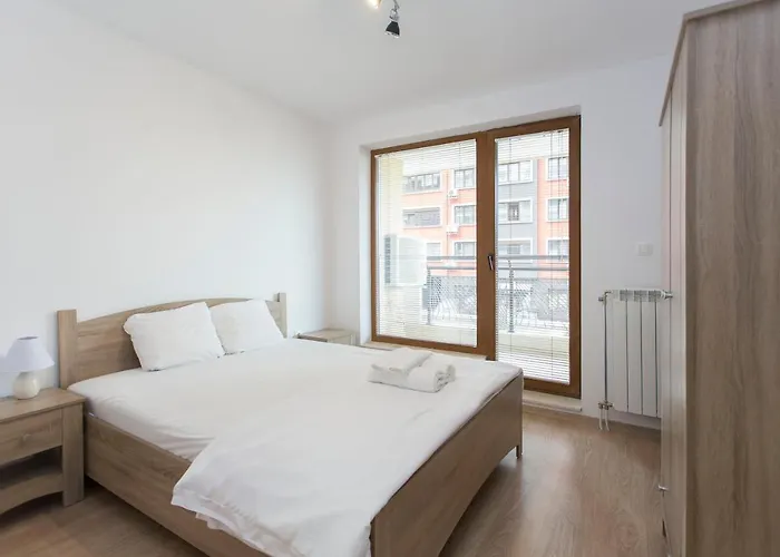 Modern And Bright Near Center - Free Parking Апарт-отель